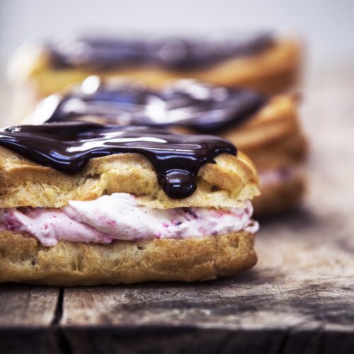 Raspberry éclairs – Trine Hanneman